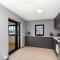 DINBNB Apartments l 5 Bedrooms I Jacuzzi & El-Parking l 24l7 check in - Kristiansand