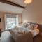 Roger Suite - Whaley Bridge