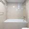 Prime Location - 2BR with Spectacular Sea View - Dubaj
