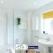 Three Bedroom Apartment By Vesta Serviced Accommodation & Short Lets Hatfield With Free Parking