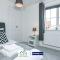 Three Bedroom Apartment By Vesta Serviced Accommodation & Short Lets Hatfield With Free Parking