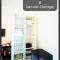 Private Room & Bathroom in Watersedge Apartment sharing with Host Couple - Abú Zabí