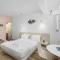 Oasis Suites Fira
