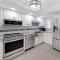 Stunning beachfront view and large balcony with pool access - Нью-Смирна-Бич