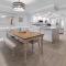 Stunning beachfront view and large balcony with pool access - Нью-Смирна-Бич