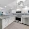 Stunning beachfront view and large balcony with pool access - Нью-Смирна-Бич