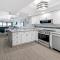 Stunning beachfront view and large balcony with pool access - Нью-Смирна-Бич
