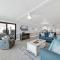 Stunning beachfront view and large balcony with pool access - Нью-Смирна-Бич