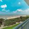 Stunning beachfront view and large balcony with pool access - Нью-Смирна-Бич
