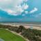 Stunning beachfront view and large balcony with pool access - Нью-Смирна-Бич