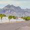 Apache Junction Home with Covered Deck and Grill - Апачи-Джанкшен