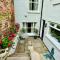 Stylish Garden Apartment in Central Cheltenham - Cheltenham