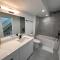 Luxury Waterfront Escape - Pickering