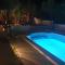 Komplex Oliva Mit Pool Und Großem Garten