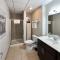 Luxéry Stay Chicago - Themed Units! Close to Downtown, McCormick Place & Wintrust Arena
