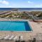 Oceanfront Condo w Balcony