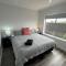Lbarza Convenient Exec 2BR Townhouse close to shopping centre Kialla