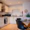 'Bohemian Deluxe' City-Center 2BR Apt, Free Parking & Balcony View - Reading
