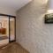 DogFriendly Beachwood Condo