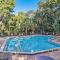 DogFriendly Beachwood Condo
