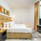Spacious 1BR - Balcony & Pool View - Capital Bay - Dubaj