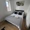 Homington House Long Stays Sleeps 8 Free Parking
