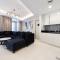 Sky Suite and Infinity Rooftop Pool, Dubais Ultimate View 1Br apartment in Paramount Hotel Midtown