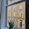 Royal Mile Neighbour 2-Bed Old Town Apartment - Edimburgo