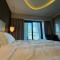 NEW! HollywoodDXB Burj Khalifa View - 6Min To Dubai Mall - Dubaj