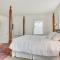 Walkable Main Street Location Spring Grove Apt