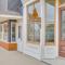 Walkable Main Street Location Spring Grove Apt