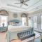 2 Mi to Long Beach Home with Patio and Putting Green! - أوك آيلاند