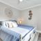 2 Mi to Long Beach Home with Patio and Putting Green! - أوك آيلاند