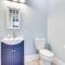 2 Mi to Long Beach Home with Patio and Putting Green! - أوك آيلاند