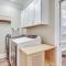 2 Mi to Long Beach Home with Patio and Putting Green! - أوك آيلاند