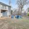 2 Mi to Long Beach Home with Patio and Putting Green! - أوك آيلاند