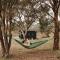 Lakeside Off-Grid Cabin - Pet Friendly - Freja