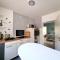 Charysma - Chillout-Loft, Wintergarten, E-Kamin, Massage-Sessel, Schlafzimmer mit Smart-TV, 2 Parkplätze