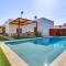 Families Welcome Phoenix Home with Backyard Oasis