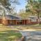 Near Shops and Eats Home with Large Yard in Waycross! - وايكروس