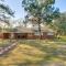 Near Shops and Eats Home with Large Yard in Waycross! - وايكروس