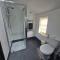 Central 2BR Apt, Self Check In, Parking, By DerBnB