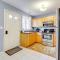 Walk to Eastern Point Beach Apt with Water View! - 格罗顿 Walk to Eastern Point Beach Apt with Water View! - 格罗顿