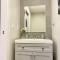 Central 2BR Near Yale WiFi, Parking with Washer and Dryer - New Haven