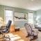 Spacious and Updated Farmhouse in Yellow Springs - فيربورن
