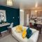 Cosy 1BR Apt, Self Check In, Parking, By DerBnB