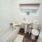 Cosy 1BR Apt, Self Check In, Parking, By DerBnB