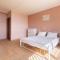 Spacious Villa With a Pool - Néa Péramos