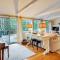 Furnished Deck Retreat on Mashpee River! - 马什皮