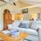 Furnished Deck Retreat on Mashpee River! - 马什皮